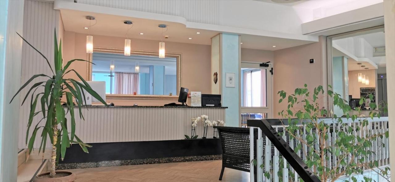 Hotel Cosmos Rimini Exterior photo