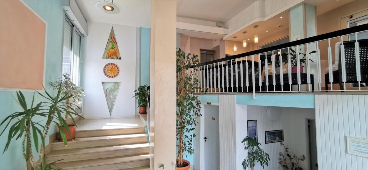 Hotel Cosmos Rimini Exterior photo