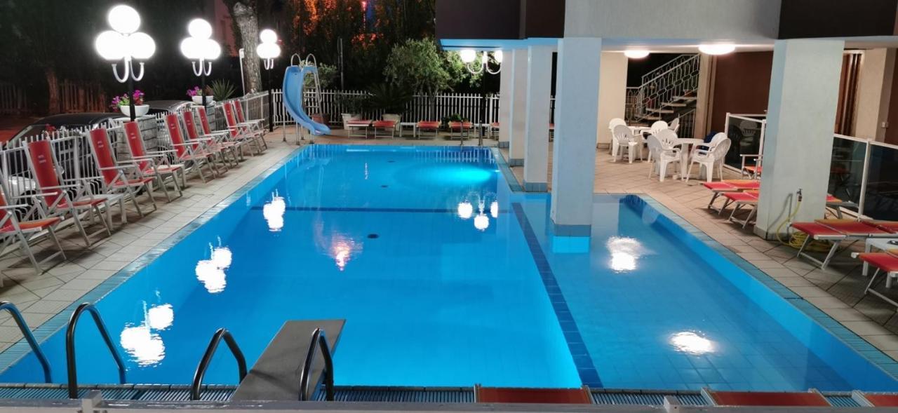 Hotel Cosmos Rimini Exterior photo