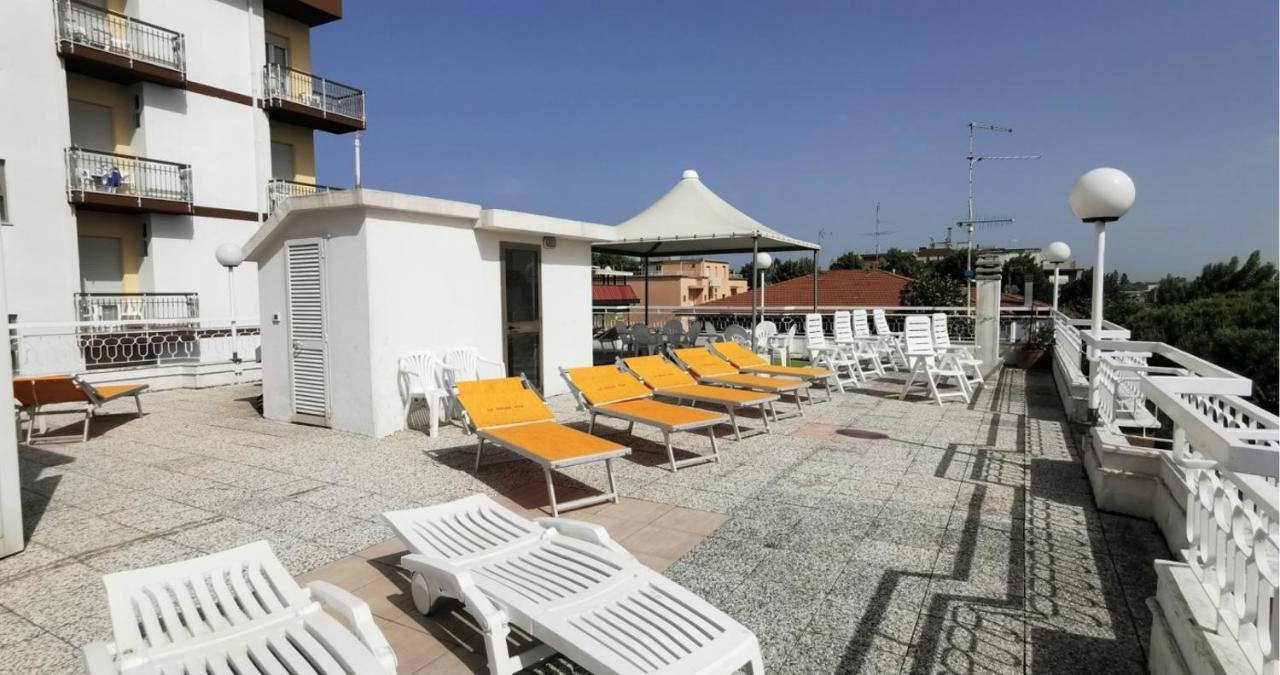 Hotel Cosmos Rimini Exterior photo